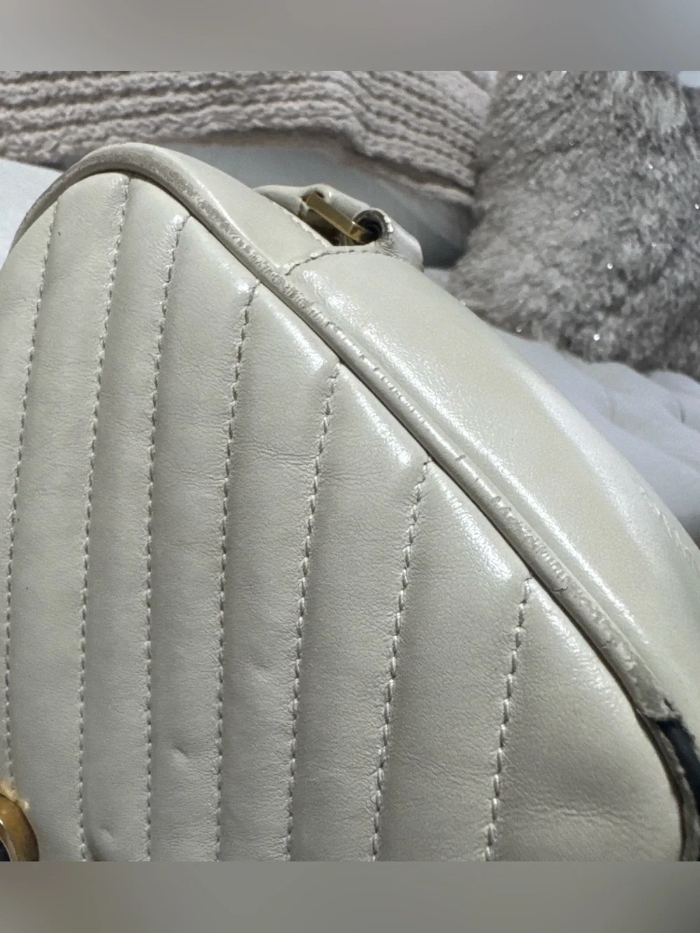 Saint Laurent Lou Medium Camera Bag with Tassel in Quilted Leather - Picture 7 of 9
